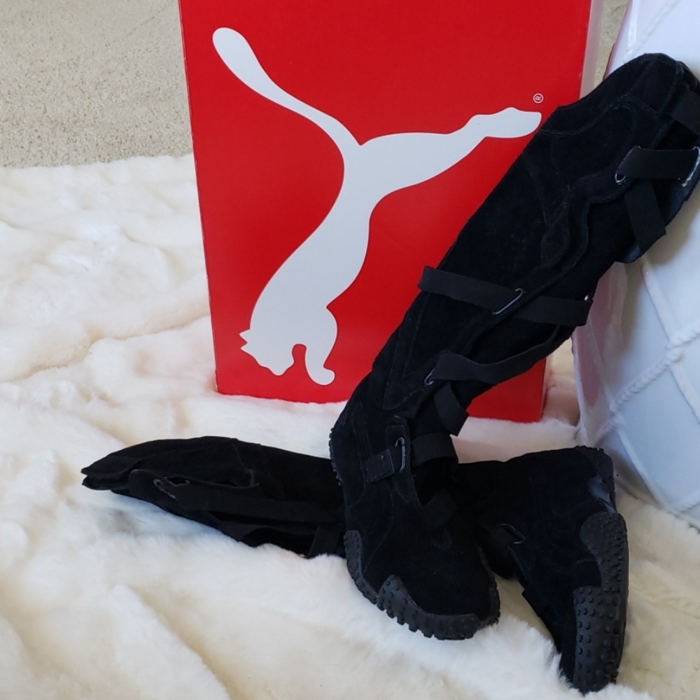 PUMA Blk suede lace up flat boot